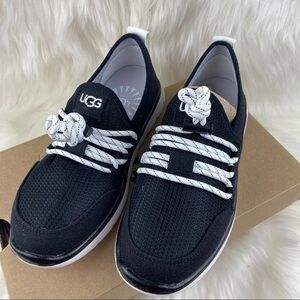 NIB UGG CAMBRIAN SNEAKERS
SIZE 1 Kids